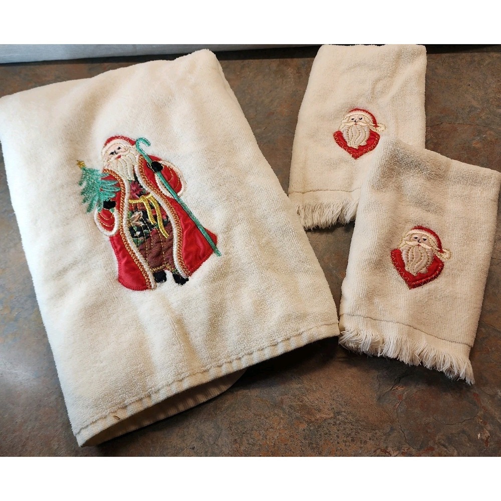 Set Of 3 Vintage Christmas Embroidered Santa Bath & Hand Towel Set Off White